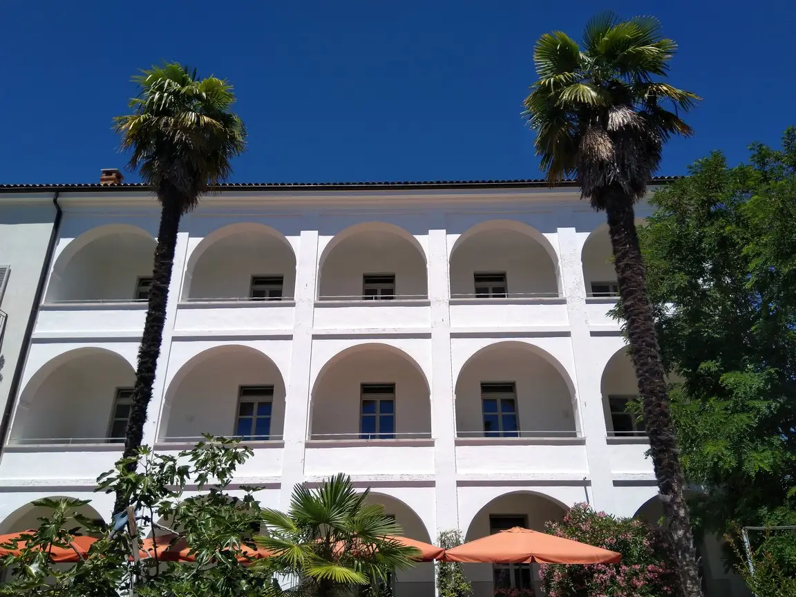 Piazza Giardino (182)